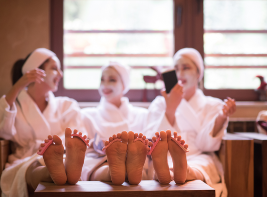 3 reasons to host - spa-noir